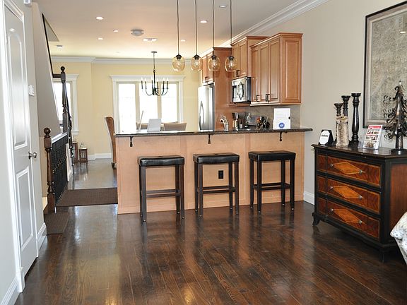 3rd image of 252 Lamberts Ln