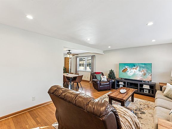 3rd image of 5340 Briarhill Dr