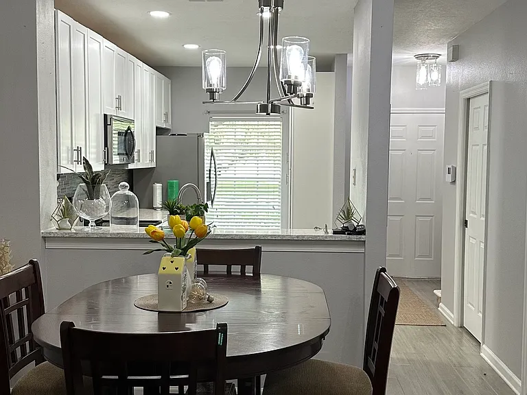 1098 Vineland Pl — Photo 9