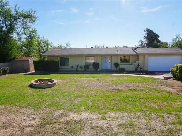 9221 Jacaranda Ave, Hesperia, CA 92345