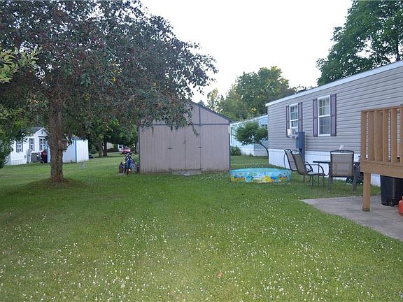 2nd image of 4 Gwyn Ln