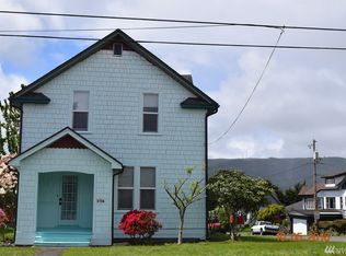 236 12th St, Raymond, WA 98577