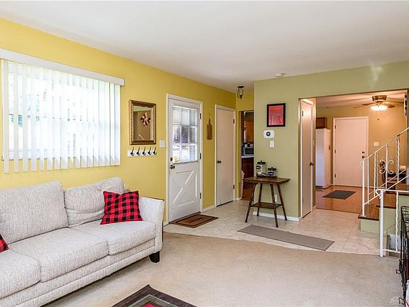 5th image of 463 Goldleaf Ave