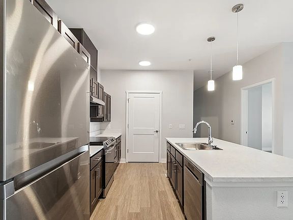 2nd image of 205 W Sunland Ave #4-111