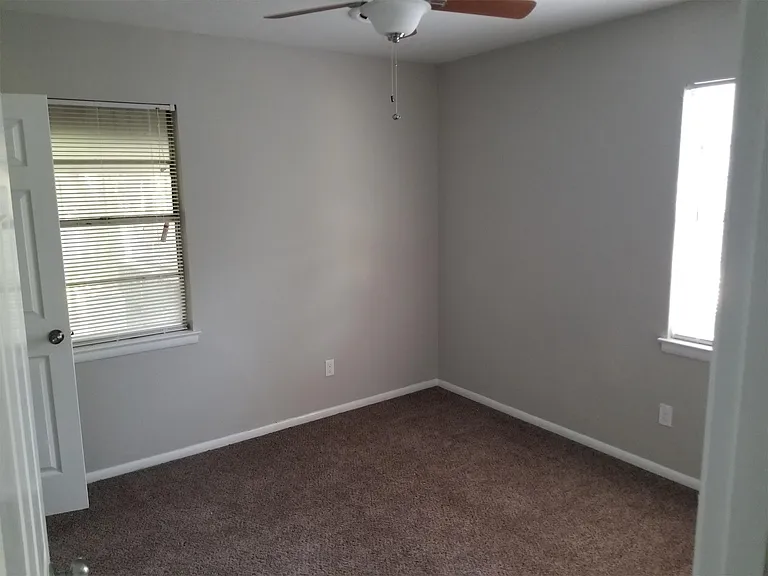 3460 Edith Ln — Photo 3