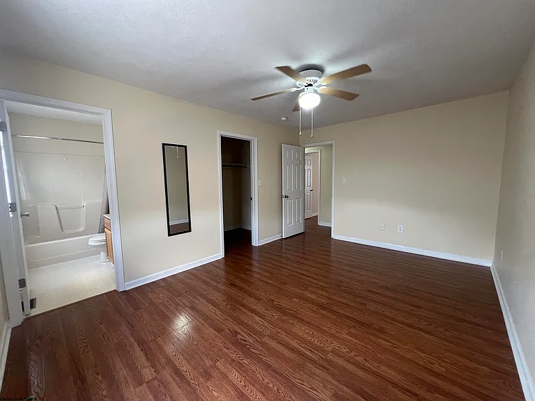 206 Stonegate Cir — Photo 10
