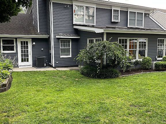 5th image of 126 Cranmoor Dr