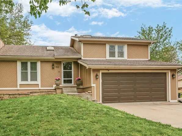 922 NE Karapat Dr, Kansas City, MO 64155