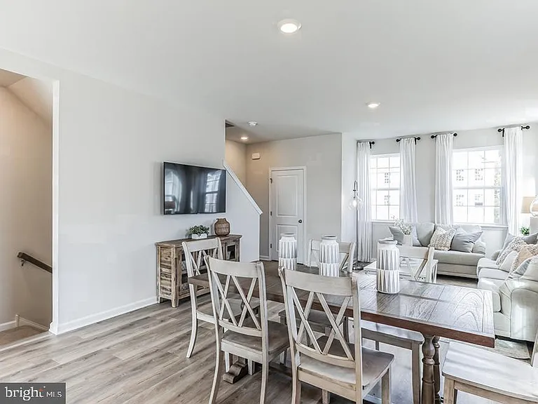 216 Macoun Way — Photo 15