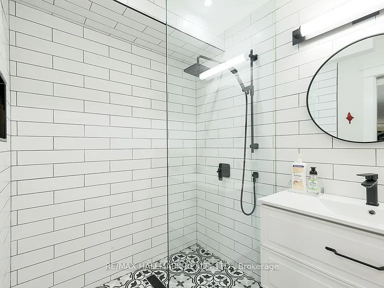 35 Dingwall Ave — Photo 33