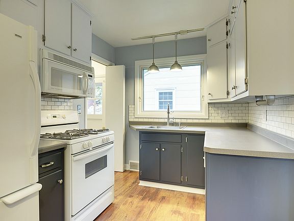 4th image of 1917 Wordsworth Ave