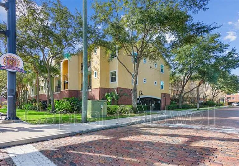 2010 E Palm Ave #15206-Y15206 — Photo 22