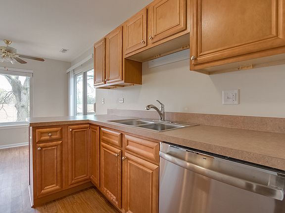 5th image of 901 Yosemite Trl APT D