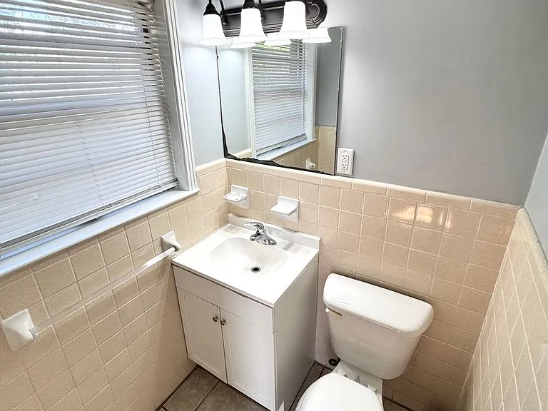 304 Azalea Dr — Photo 14