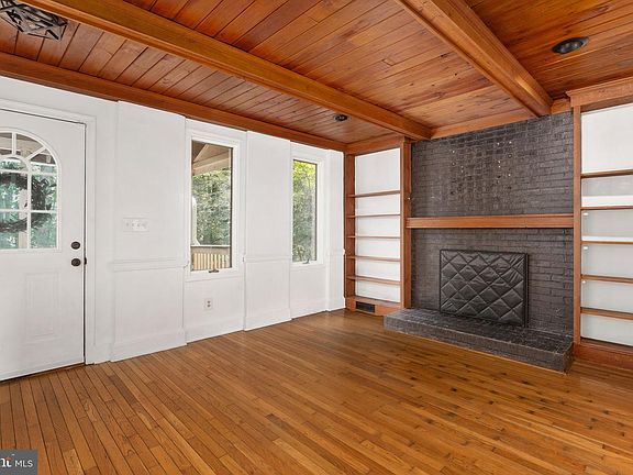 3rd image of 64 Greenridge Dr