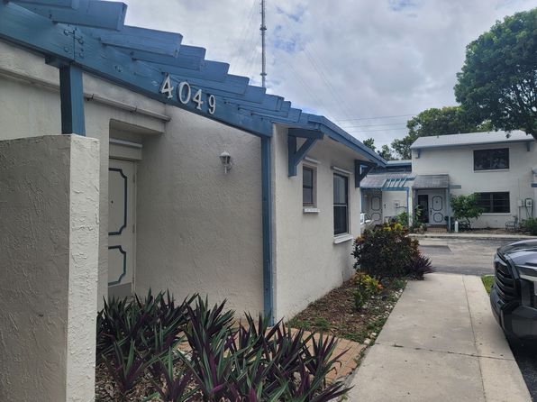 4049 SW 68th Way #6-I