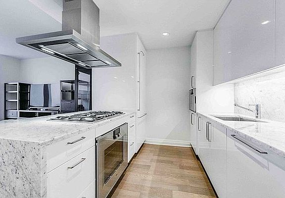 3rd image of 460 W 42nd St Penthouse 3N
