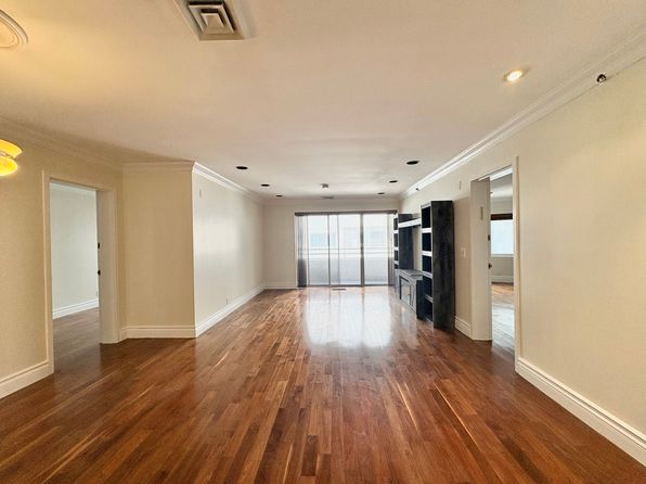 100 Cuttermill Rd APT 3