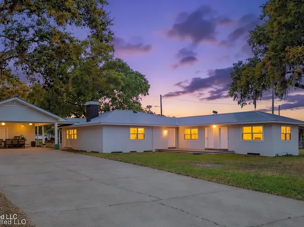 3309 Mary Walker Dr, Gautier, MS 39553