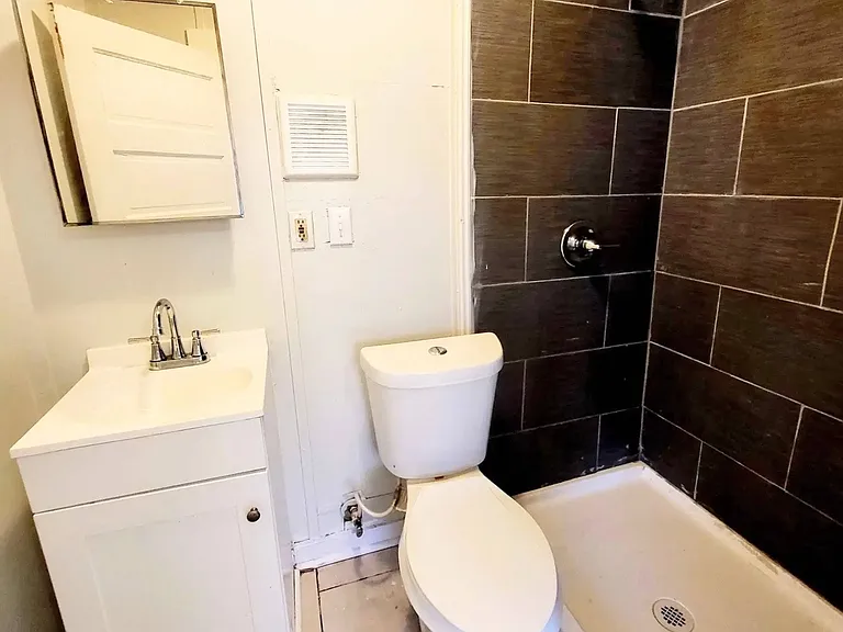 1003 S Main St #B — Photo 11
