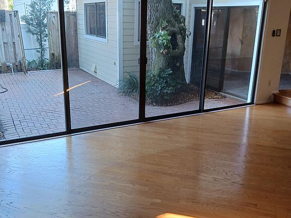 5th image of 1029 43rd Ave N