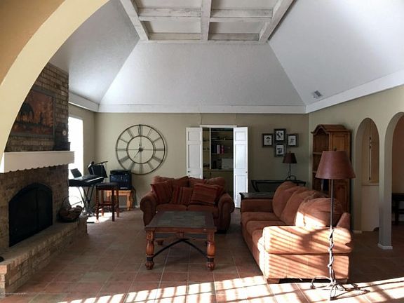 3rd image of 3117 Fleetwood Dr