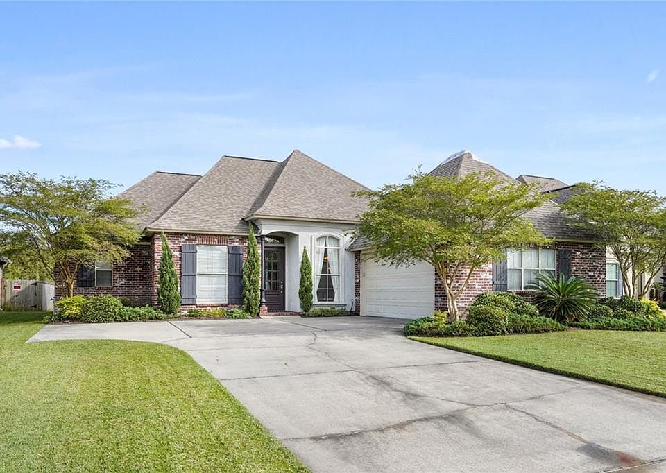1st image of 129 Cypress Lakes Dr