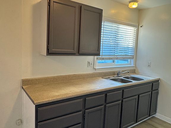 3rd image of 1375 Tami Lee Dr APT 3