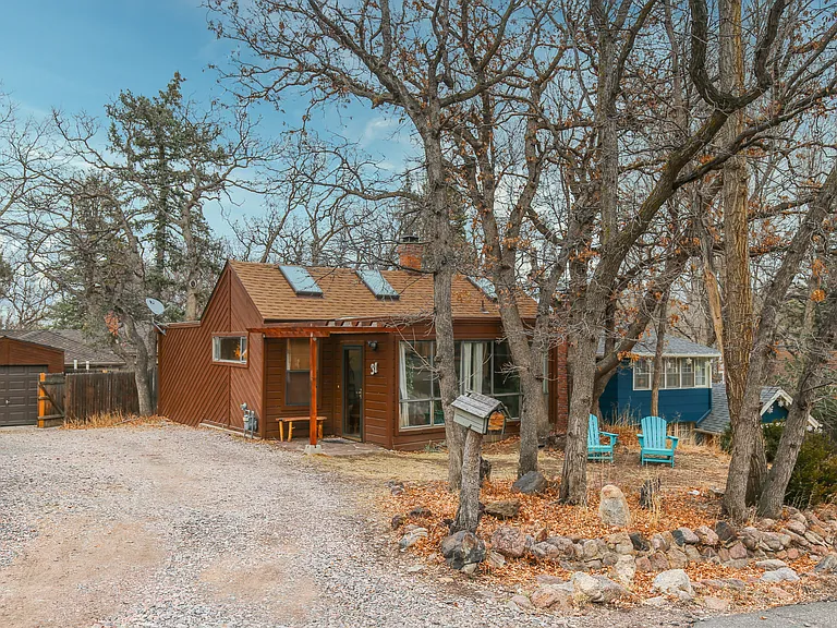 31 Highland St — Photo 16