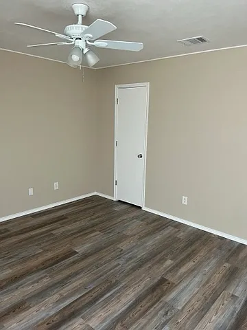 4100 Willow Springs Dr — Photo 4