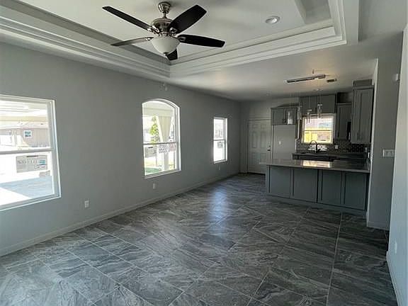 2nd image of 912 Clarence Ave #2