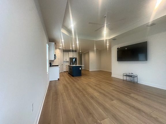 5th image of 18300 Vizcaya Ct