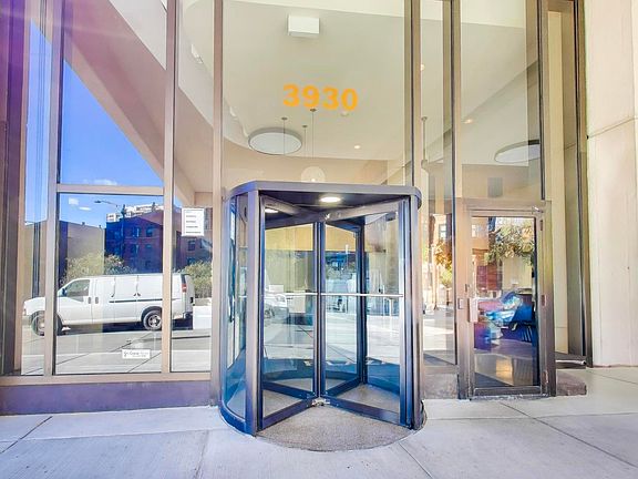 4th image of 3930 N Pine Grove Ave APT 1714