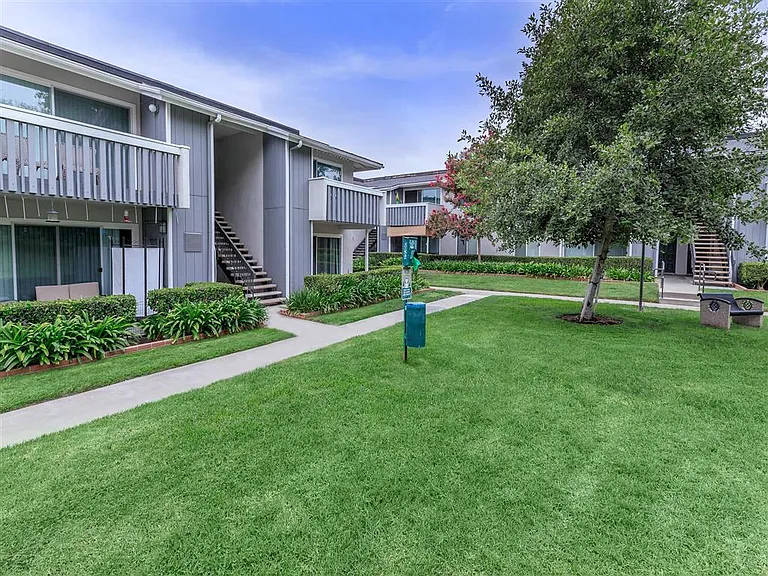 Briarwood Apartments — Photo 6