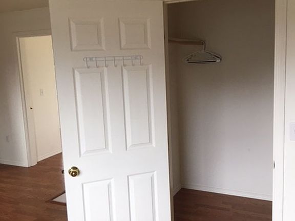 4th image of 811 Anchor Ave NW APT 3