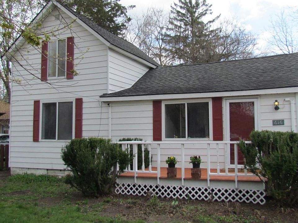 1st image of 616 Vought St