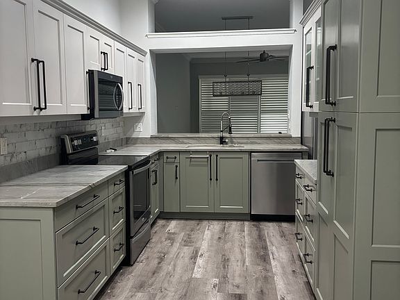 2nd image of 1421 Carlow Cir