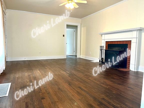 Living Area (view 2)