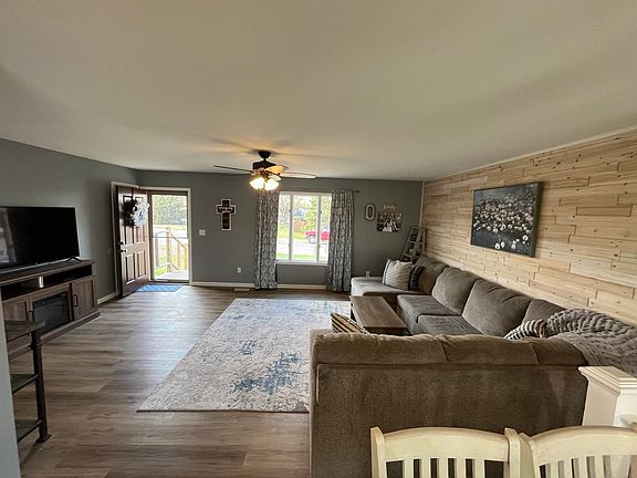 4th image of 2409 Diane Dr