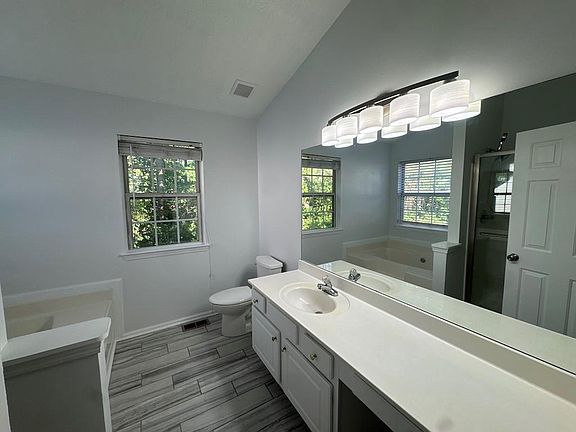 3rd image of 1925 Heatherton Rd