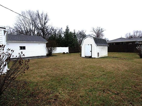 4th image of 102 N Fairlawn Ave