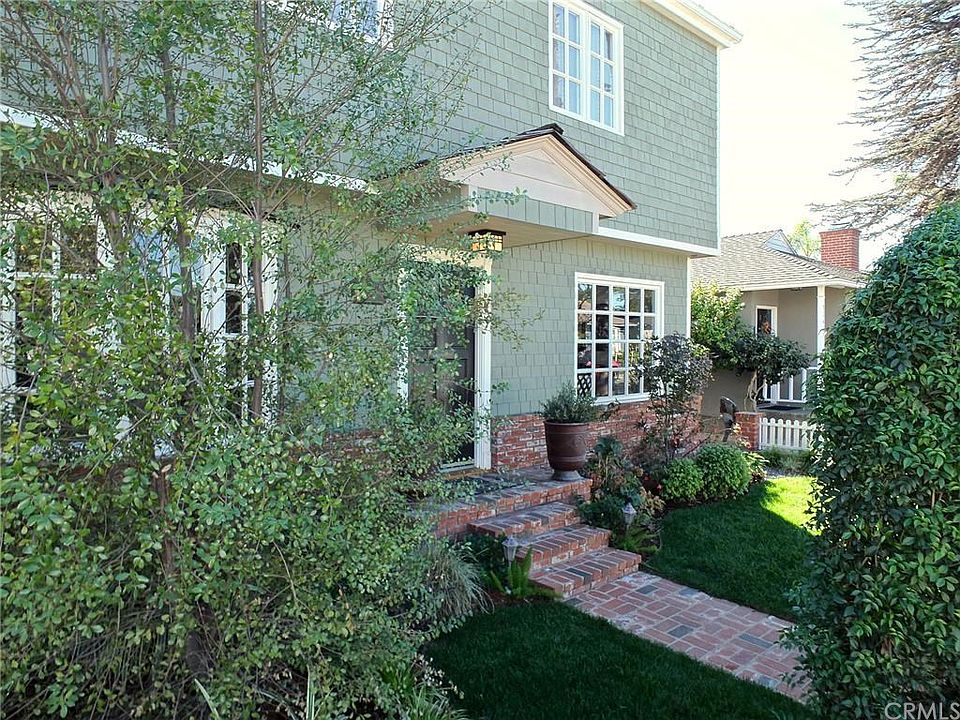 1st image of 320 Covina Ave