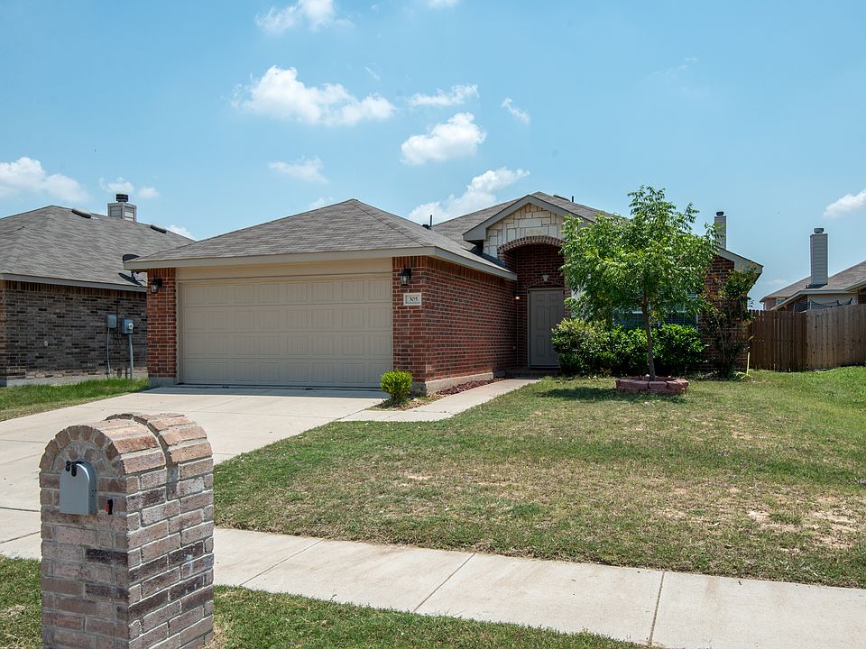 1st image of 305 Fossil Bridge Dr