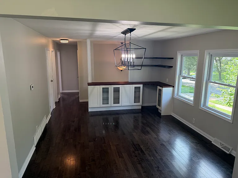 211 E Dresser Rd — Photo 3