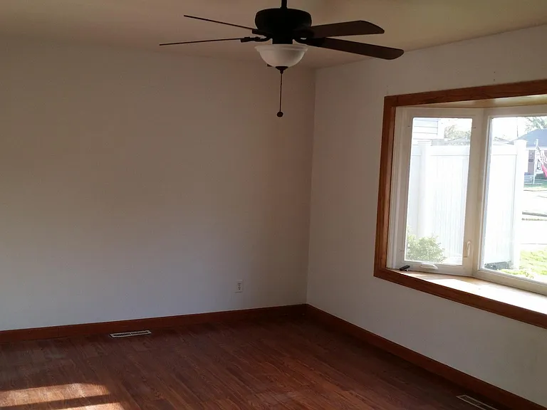 1015 N Lafayette St — Photo 3