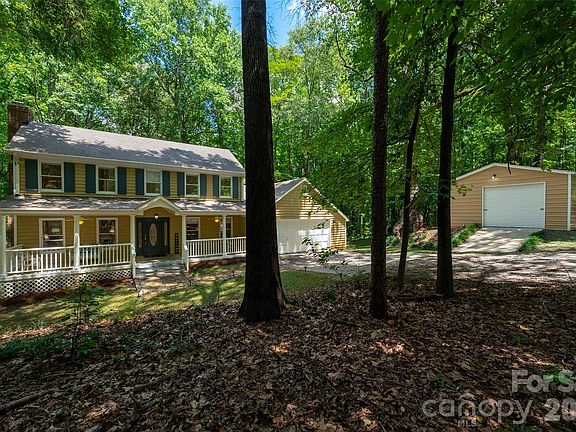 2nd image of 909 Woodland Forest Dr