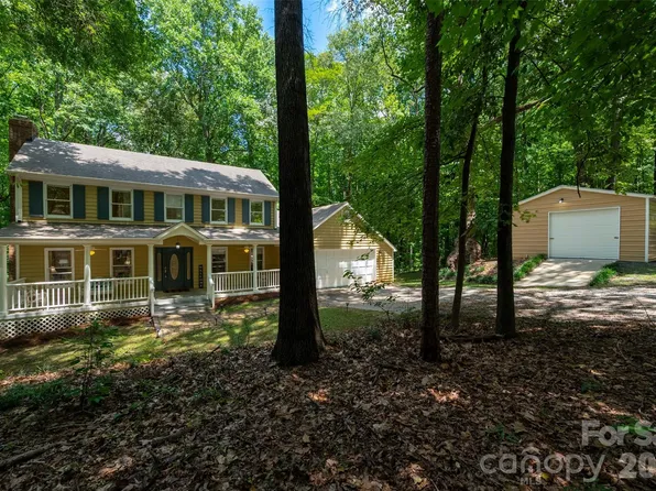 909 Woodland Forest Dr, Waxhaw, NC 28173