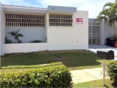 E2 Calle E, Carolina, PR, 00987