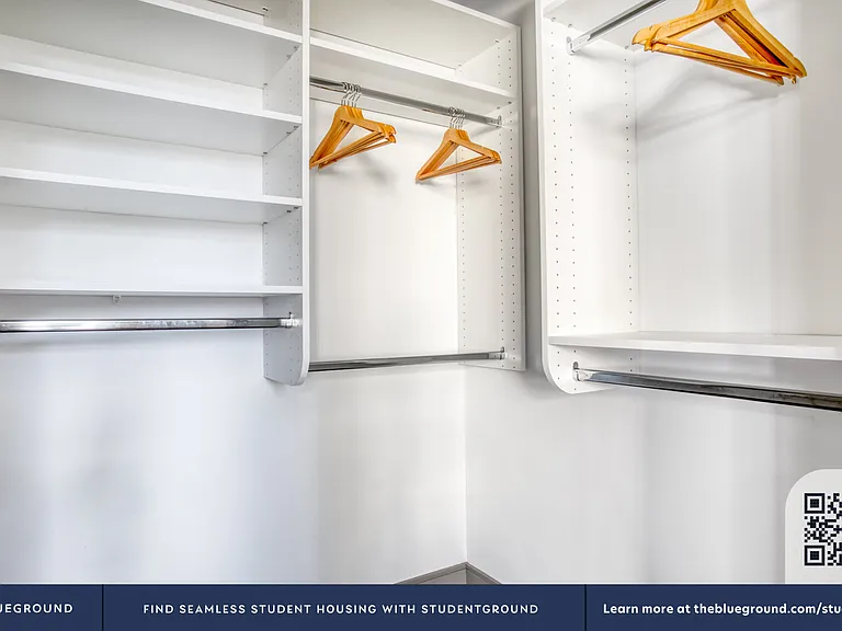 Walk-in Closet