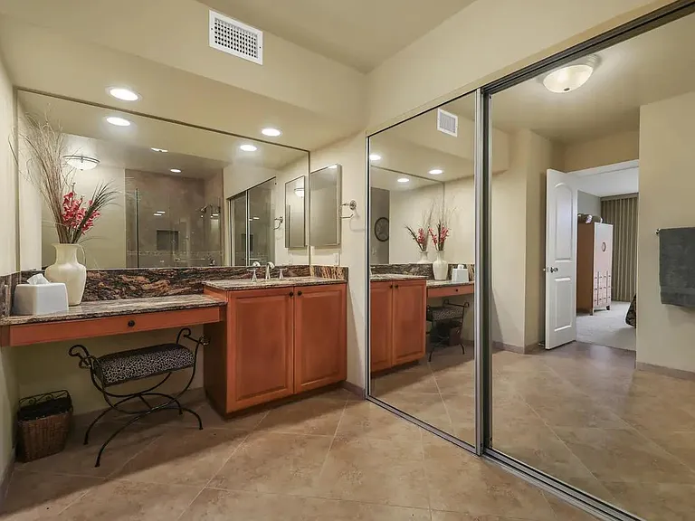 93 Marbella Dr — Photo 10